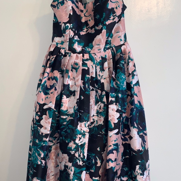 Gorgeous Adrianna Papell Floral Formal Ball Gown - Picture 4 of 8